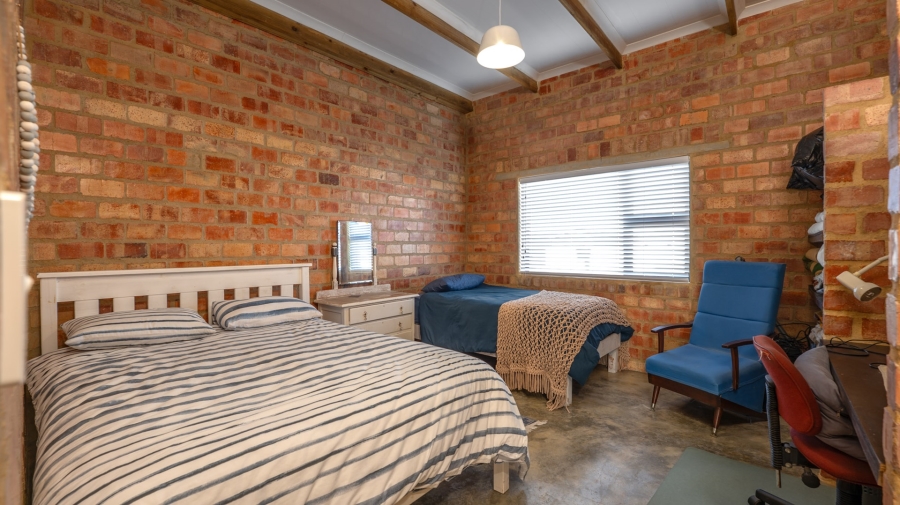 2 Bedroom Property for Sale in Struisbaai Western Cape